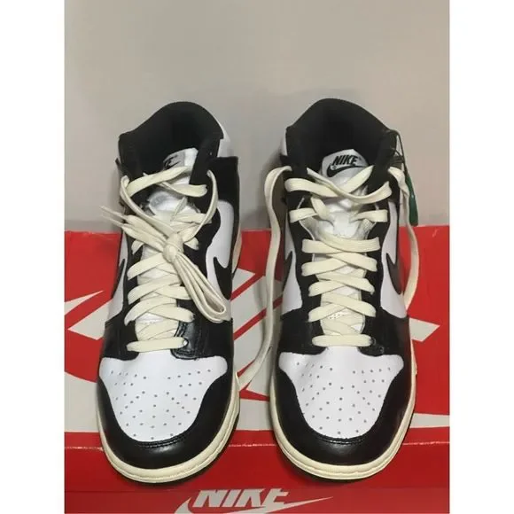 Nike Women's Dunk High Vintage Black Coconut Milk DQ8581-100 Size 7.5 - Picture 2 of 16